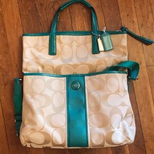 Coach signature handbag ivory n green like new